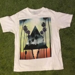 Men’s T-Shirt || Size “M”